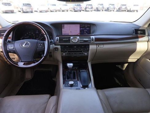 Used 2013 Lexus LS 460 w/ Comfort Pkg image 23
