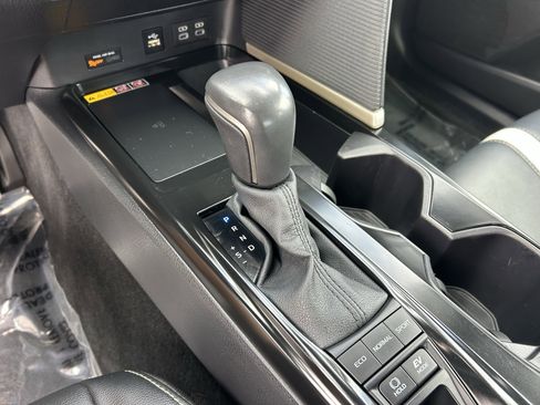 Used 2025 Toyota Camry SE FWD image 22