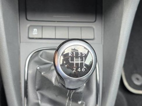 Used 2012 Volkswagen Golf R 4-Door image 26