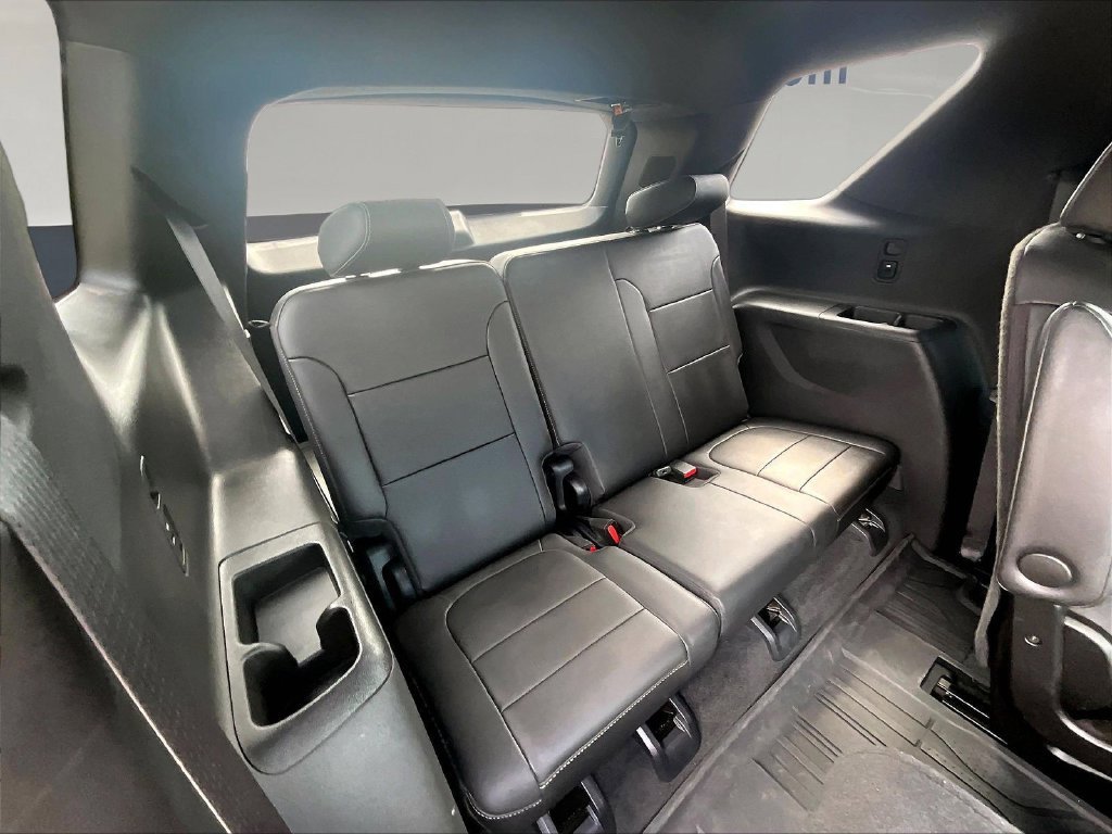 Used 2023 Chevrolet Traverse LT w/ LT Premium Package AWD/4WD image 29