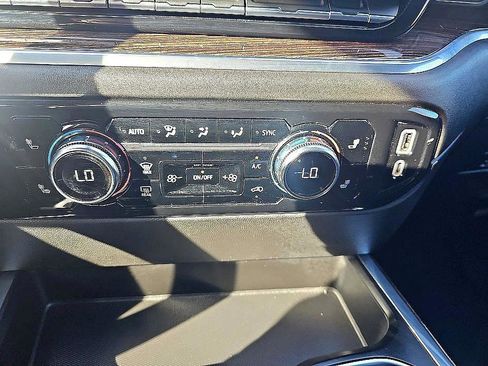 Used 2022 GMC Sierra 1500 Elevation w/ Preferred Package image 25