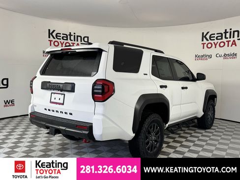 New 2026 Toyota 4Runner SR5 AWD/4WD image 14