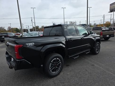 New 2025 Toyota Tacoma TRD Sport image 4