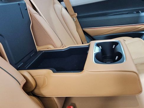 Used 2025 Genesis GV80 2.5T Prestige image 15