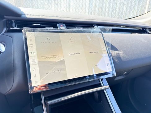 New 2026 Land Rover Range Rover Velar Dynamic SE image 12