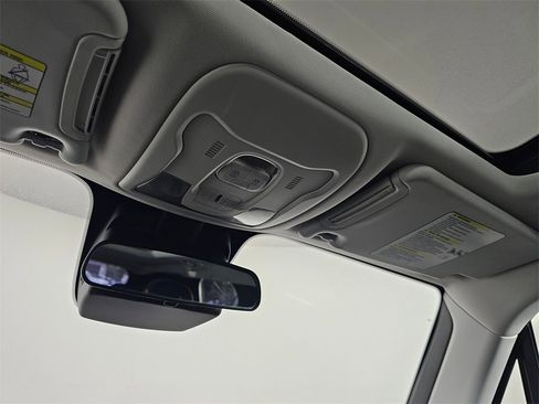 Used 2018 Jeep Renegade Latitude image 63