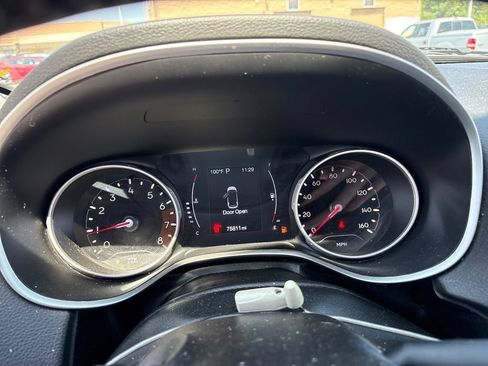 Used 2020 Jeep Compass Latitude w/ Cold Weather Group AWD/4WD image 12