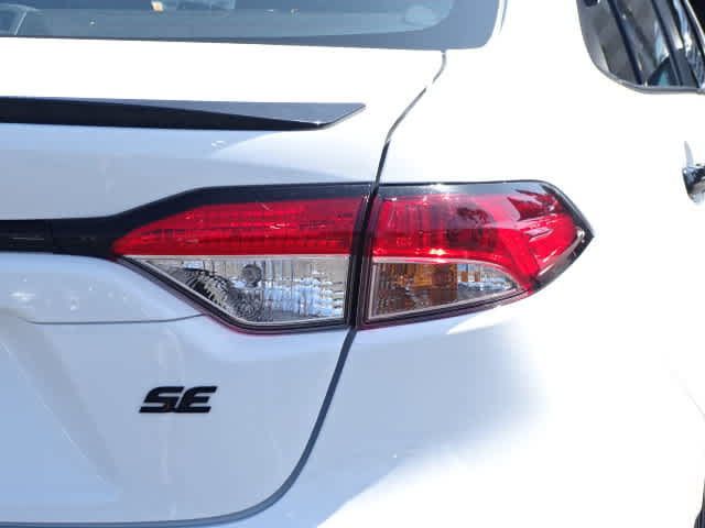 Certified 2022 Toyota Corolla SE w/ Carpet Mat Package (TMS) FWD image 12