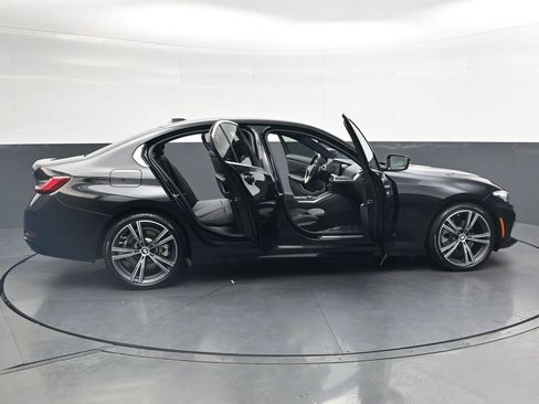 Used 2024 BMW 330i Sedan w/ Convenience Package RWD image 33