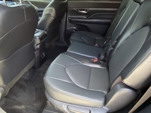 Certified 2024 Toyota Grand Highlander FWD image 23