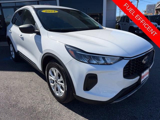 Used 2024 Ford Escape Active w/ Cold Weather Package FWD image 4