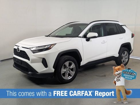 Used 2025 Toyota RAV4 XLE FWD image 3