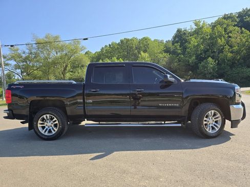 Used 2017 Chevrolet Silverado 1500 LT w/ All Star Edition AWD/4WD image 17