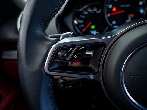 Used 2025 Porsche 718 Boxster image 41