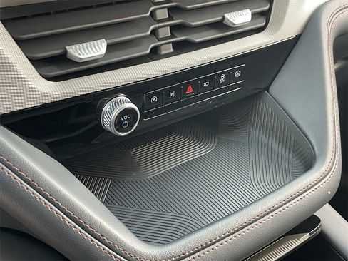 Certified 2025 Ford Explorer Active image 28