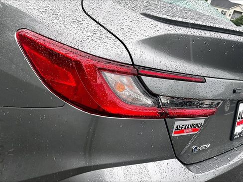 Used 2025 Toyota Camry SE FWD image 27