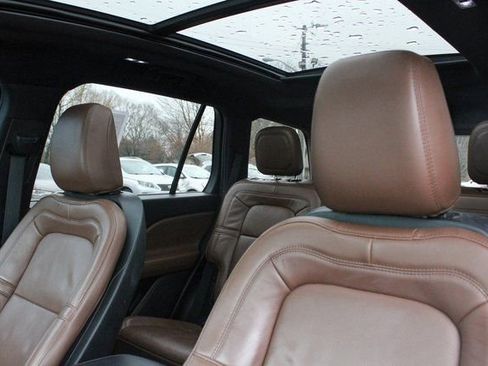 Used 2022 Lincoln Aviator Reserve w/ Elements Package Plus image 15