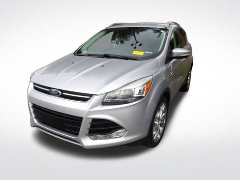 Used 2015 Ford Escape Titanium w/ Equipment Group 301A FWD image 9