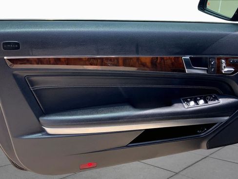 Used 2014 Mercedes-Benz E 550 Cabriolet image 19