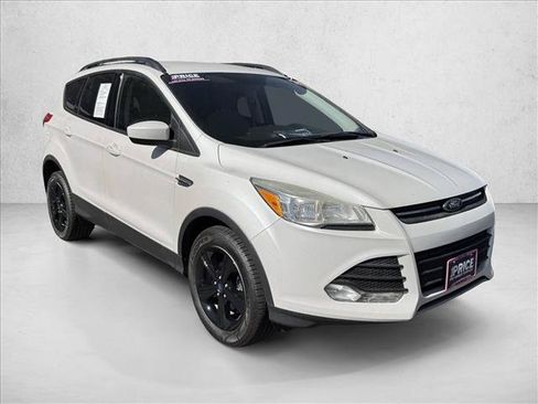 Used 2015 Ford Escape SE w/ Equipment Group 201A AWD/4WD image 3