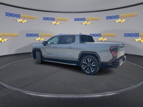 Used 2024 GMC Sierra EV Denali AWD/4WD image 9