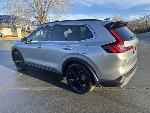 Used 2024 Honda CR-V Sport Touring image 3