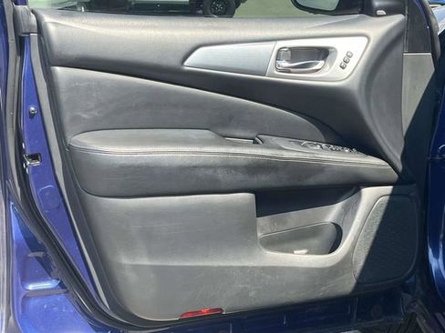 Used 2018 Nissan Pathfinder SL FWD image 14