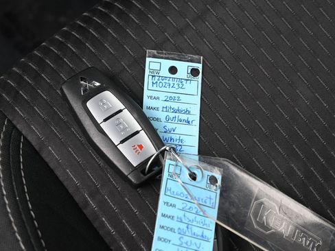 Used 2022 Mitsubishi Outlander ES image 18