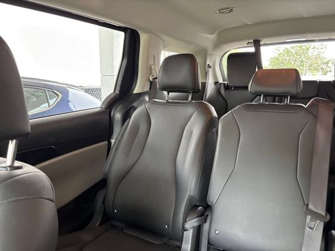 Used 2026 Kia Carnival FWD image 42