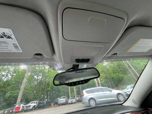 Used 2016 Chevrolet Impala LTZ FWD image 40
