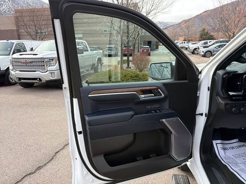 Used 2023 Chevrolet Silverado 1500 High Country w/ Technology Package image 10