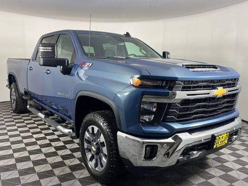 New 2026 Chevrolet Silverado 3500 LT w/ All Star Edition image 3