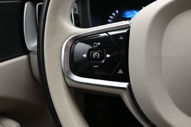 Used 2024 Volvo XC60 B5 Core w/ Protection Package Premier AWD/4WD image 24