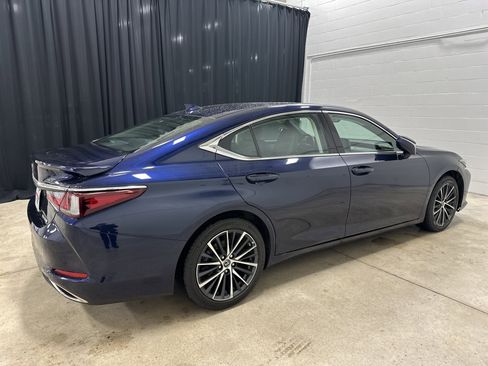 Used 2023 Lexus ES 350 w/ Premium Package image 10