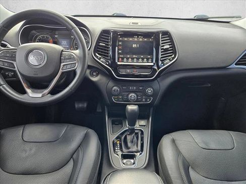 Used 2019 Jeep Cherokee Limited image 16