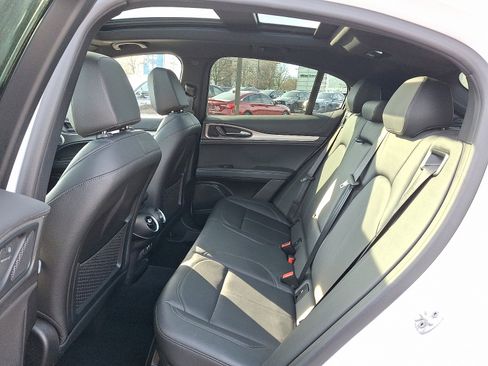 Used 2024 Alfa Romeo Stelvio Ti image 10