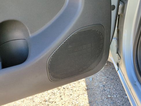 Used 2013 Nissan Frontier S image 12