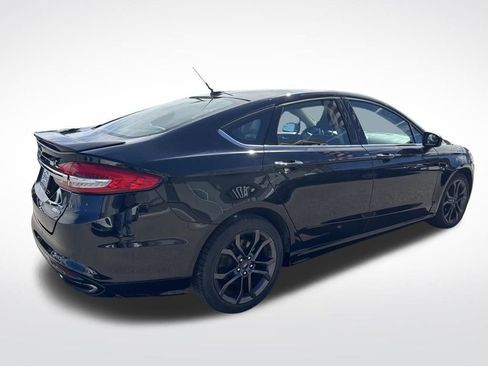 Used 2018 Ford Fusion SE w/ Equipment Group 201A image 5