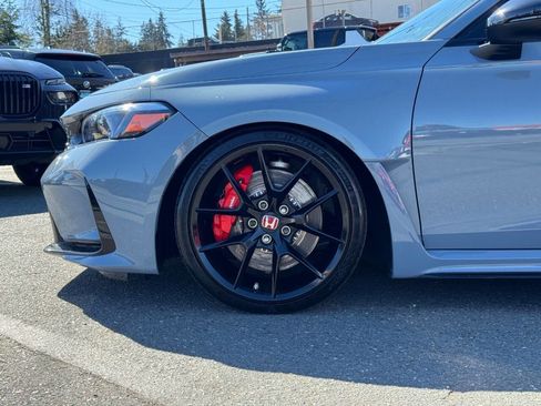 Used 2023 Honda Civic Type R image 2