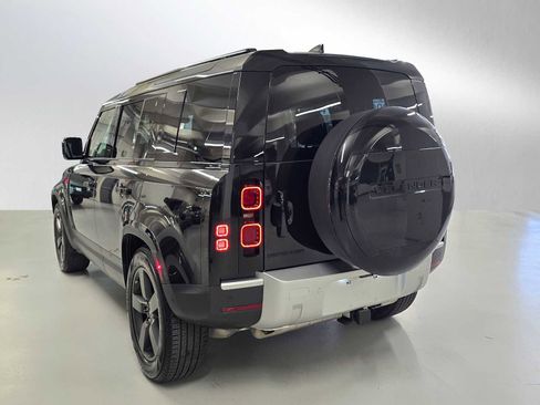Used 2025 Land Rover Defender 110 S AWD/4WD image 3
