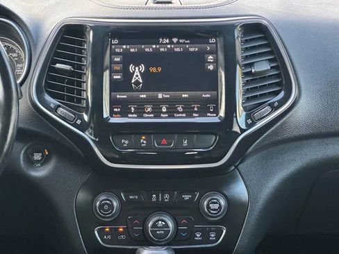 Used 2019 Jeep Cherokee Limited w/ Technology Group AWD/4WD image 14