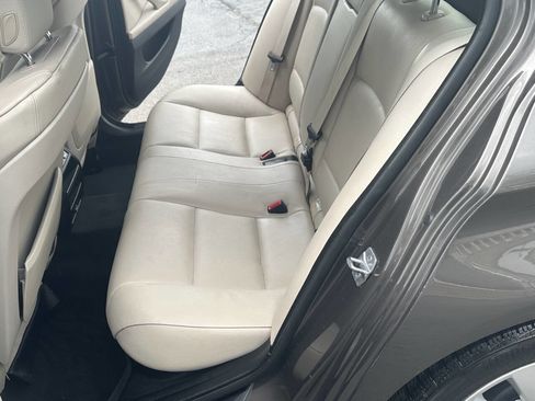 Used 2013 BMW 528i xDrive 528i xDrive AWD 4dr Sedan image 21