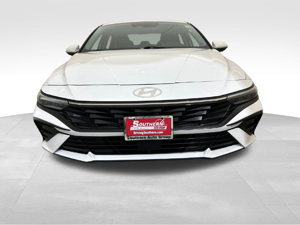 Used 2024 Hyundai Elantra SEL w/ Convenience Package FWD image 9