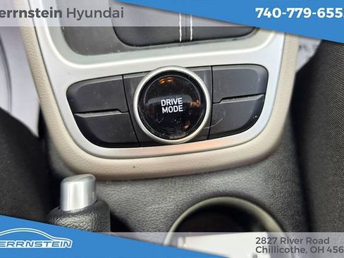 Used 2025 Hyundai Venue SEL FWD image 21