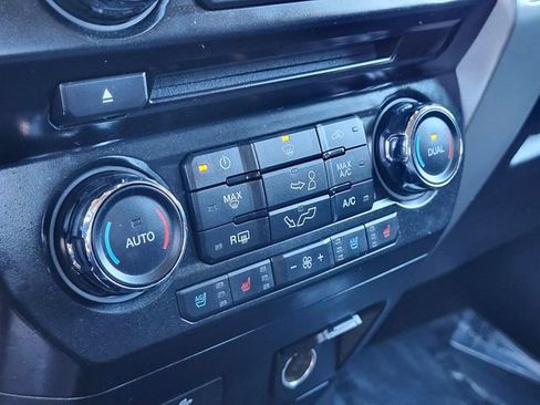 Used 2017 Ford F150 Lariat image 22