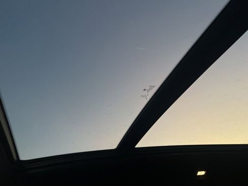 Used 2023 BMW X7 xDrive40i w/ M Sport Package image 12