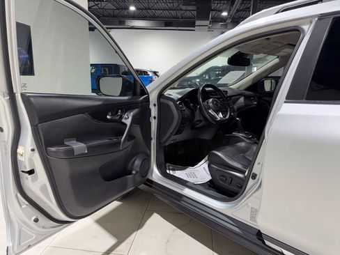 Used 2019 Nissan Rogue SL FWD image 20
