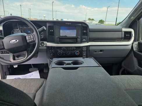 Used 2025 Ford F250 XLT w/ FX4 Off-Road Package AWD/4WD image 18