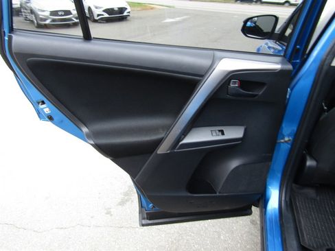 Used 2018 Toyota RAV4 LE w/ All Weather Liner Package image 20