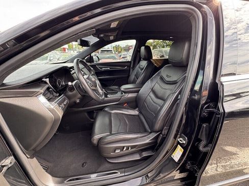 Used 2017 Cadillac XT5 Platinum w/ Driver Assist Package AWD/4WD image 14